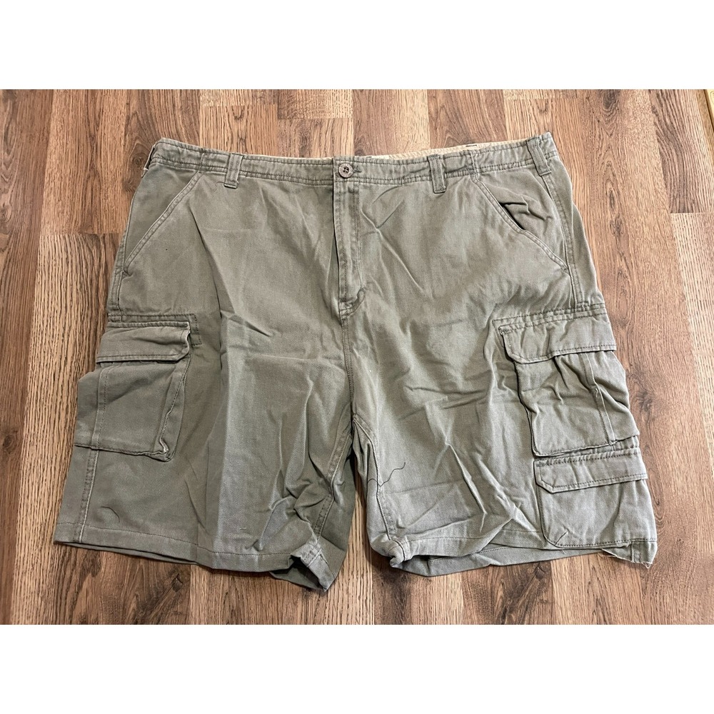 Old Mill Shorts, Men's Size 42, Green, Cargo Shorts, Multi Pockets, Relaxed Fit